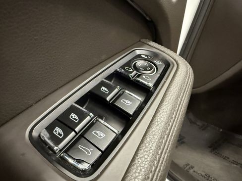 Used 2017 Porsche Macan S image 18