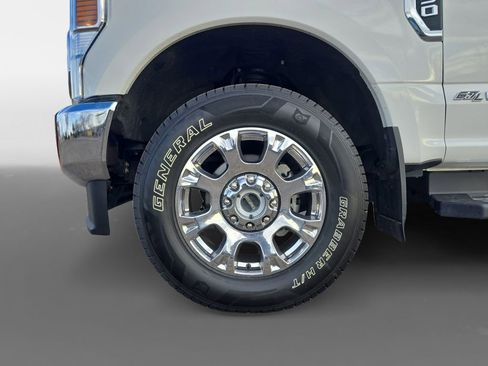 Used 2021 Ford F250 Lariat w/ Chrome Package image 16