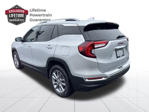 Used 2022 GMC Terrain SLT w/ Infotainment Package II image 3