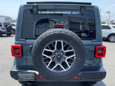 New 2026 Jeep Wrangler Unlimited Sahara AWD/4WD image 6