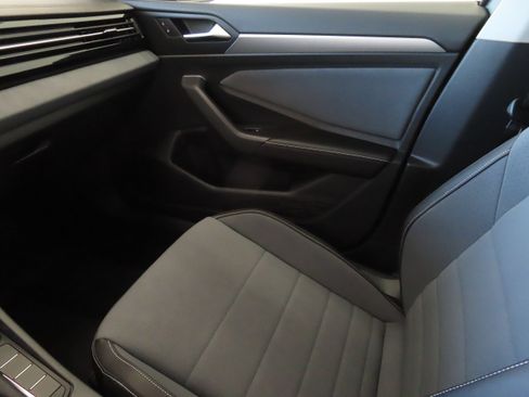 New 2026 Volkswagen Jetta SE FWD image 19