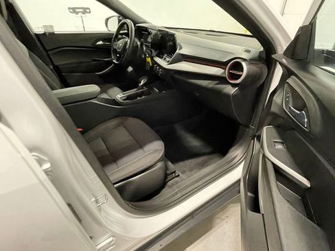Used 2024 Chevrolet Trax RS w/ Driver Confidence Package image 22