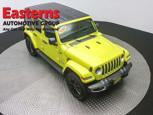 Used 2023 Jeep Wrangler Unlimited Sahara AWD/4WD image 3