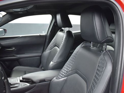 Used 2020 Lexus UX 250h w/ Premium Package image 12