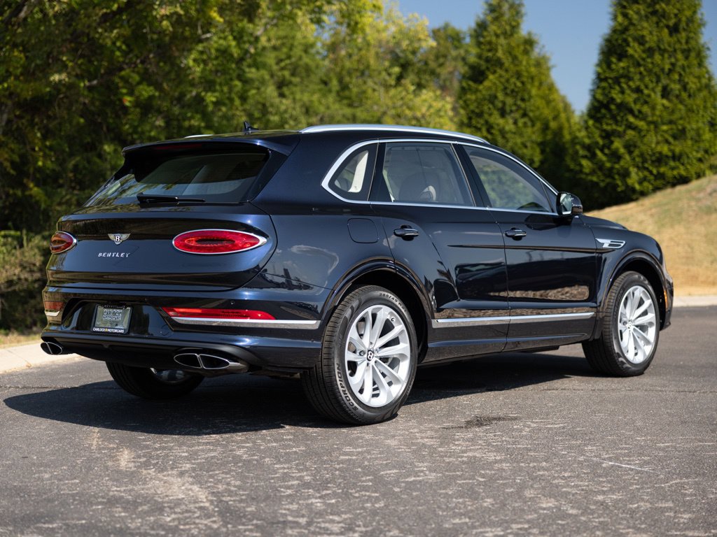 Used 2025 Bentley Bentayga AWD/4WD image 3