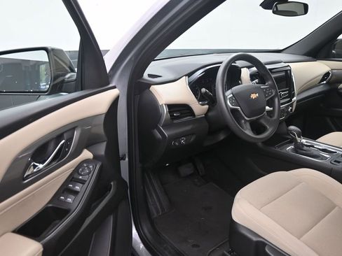 Used 2023 Chevrolet Traverse LS FWD image 11
