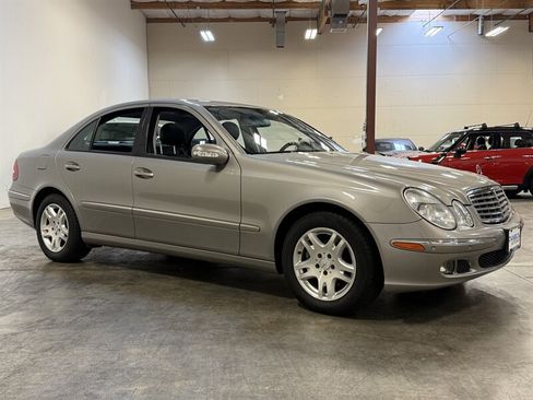 Used 2006 Mercedes-Benz E 350 4MATIC Sedan image 9