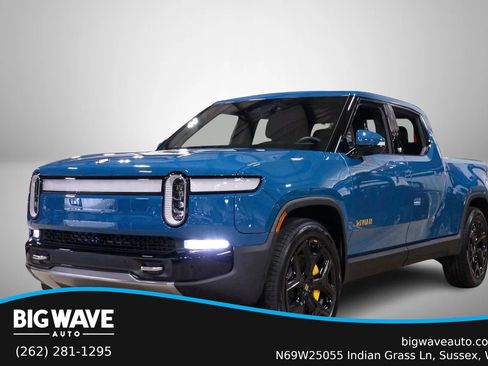 Used 2023 Rivian R1T Adventure image 1