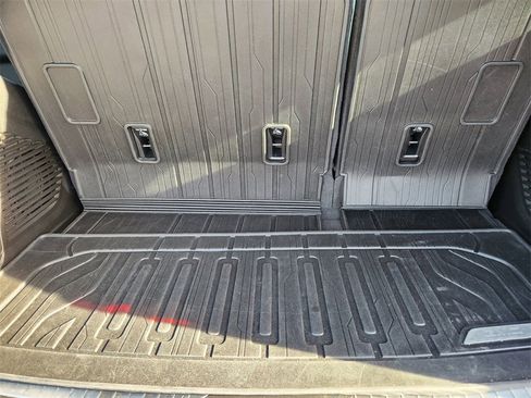 Used 2023 GMC Yukon Denali Ultimate image 25