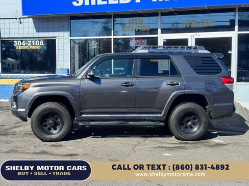 Used 2011 Toyota 4Runner SR5 w/ Convenience Pkg image 8