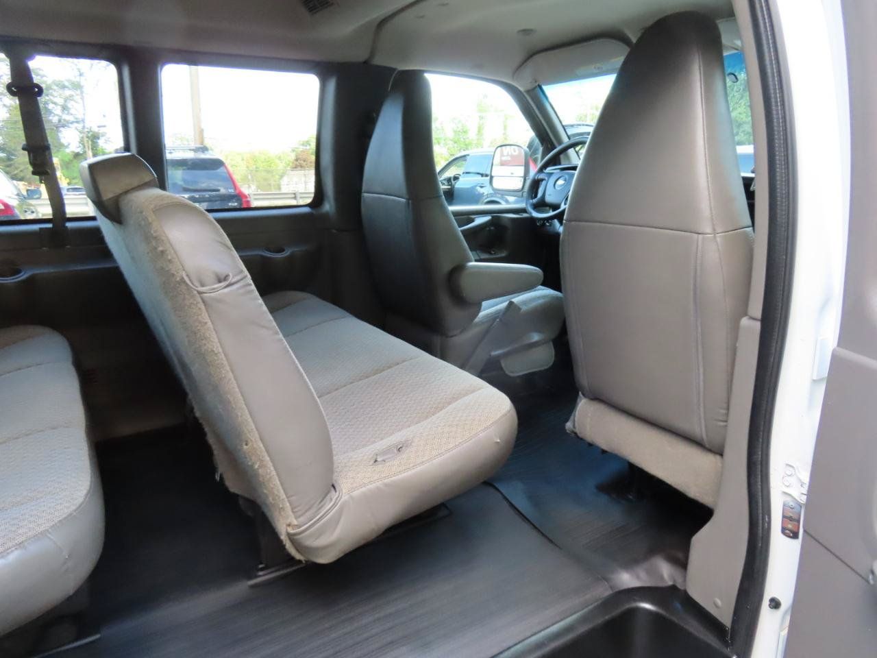 Used 2015 Chevrolet Express 3500 LS RWD image 19