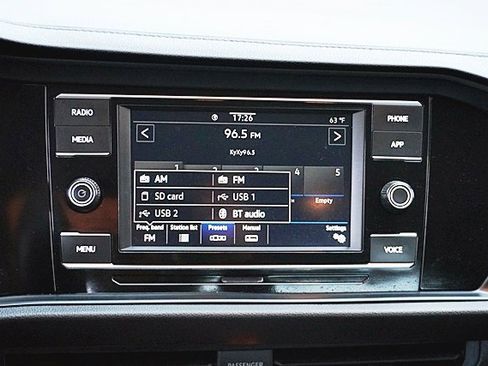 Used 2024 Volkswagen Jetta SE image 23