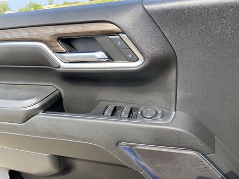 Used 2023 Chevrolet Silverado 1500 LT AWD/4WD image 50