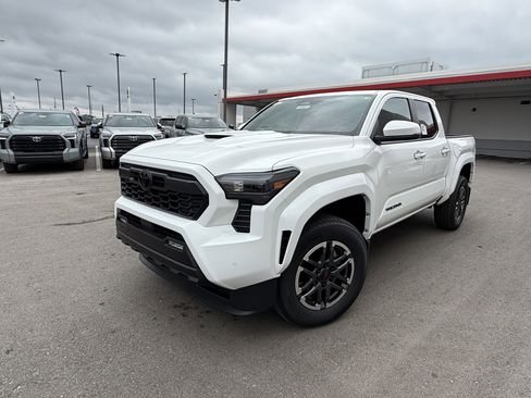 New 2026 Toyota Tacoma TRD Sport AWD/4WD image 2