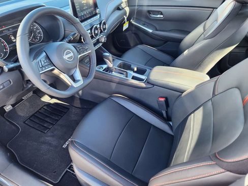 New 2025 Nissan Sentra SR w/ SR Premium Package FWD image 12