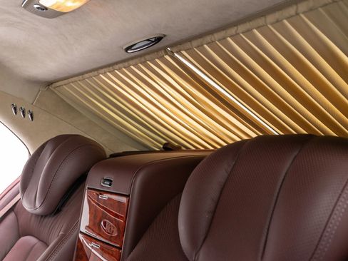 Used 2005 Maybach 57 RWD image 37