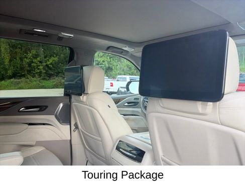 Used 2023 Cadillac Escalade Sport Platinum AWD/4WD image 14