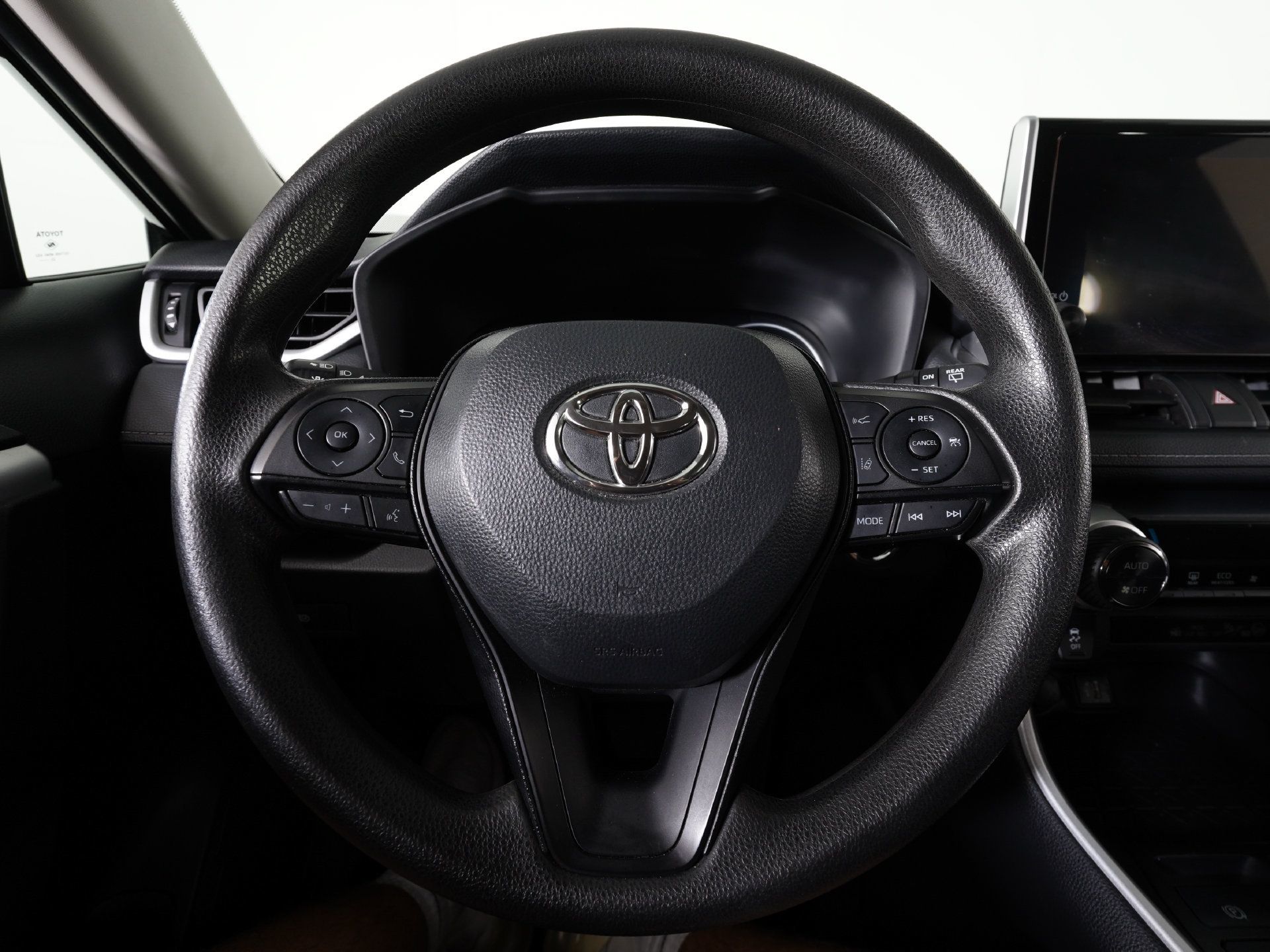 Used 2024 Toyota RAV4 XLE AWD/4WD image 16