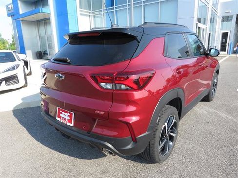 Used 2022 Chevrolet TrailBlazer RS w/ Technology Package image 4