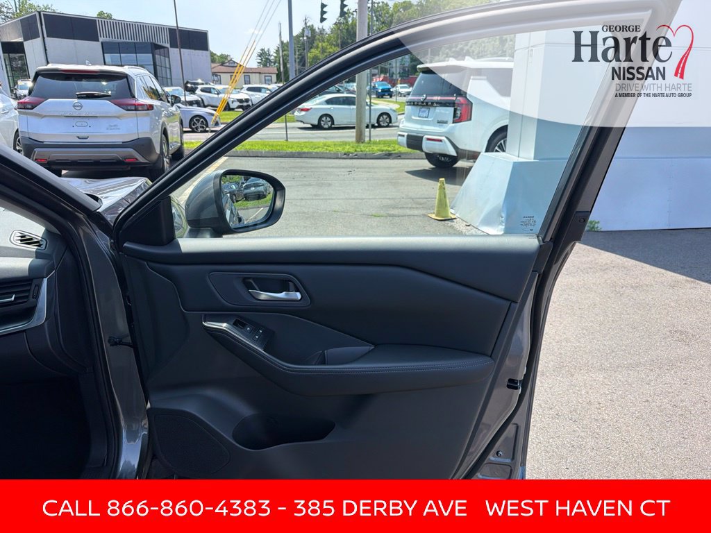 Certified 2026 Nissan Rogue SV AWD/4WD image 31