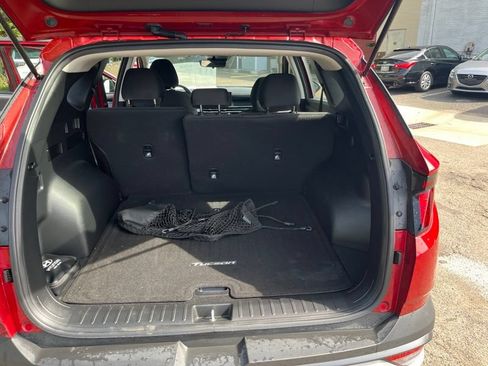 Used 2025 Hyundai Tucson SE FWD image 11