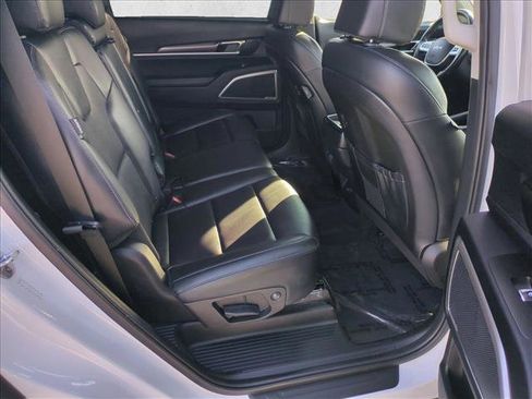 Used 2023 Kia Telluride LX image 20