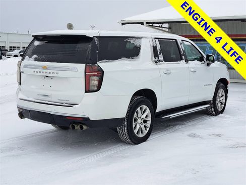 Used 2024 Chevrolet Suburban Premier image 3