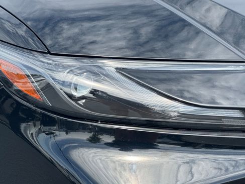 Used 2025 Toyota Camry LE image 10