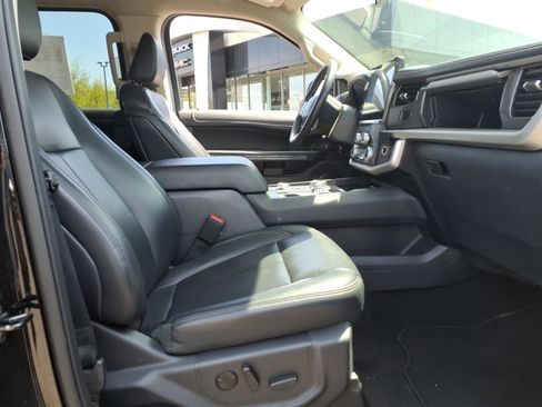 Used 2024 Ford Expedition XLT AWD/4WD image 12
