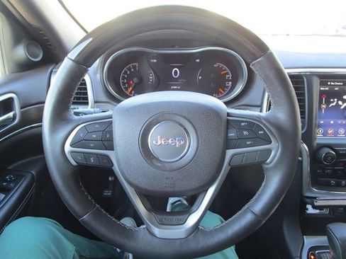 Used 2018 Jeep Grand Cherokee Overland image 21