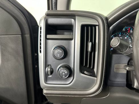 Used 2017 GMC Sierra 1500 SLE w/ SLE Value Package AWD/4WD image 17