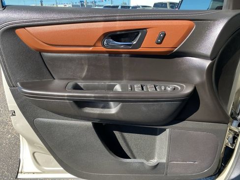 Used 2015 Chevrolet Traverse LT FWD image 34
