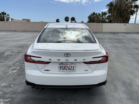 Used 2025 Toyota Camry SE image 13