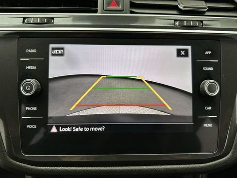 Certified 2023 Volkswagen Tiguan SE AWD/4WD image 18