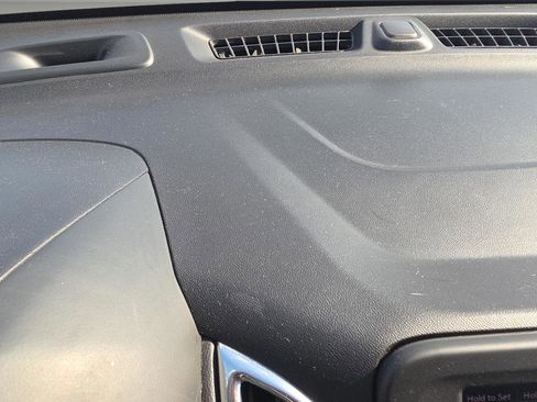 Used 2020 Chevrolet Equinox LT image 9