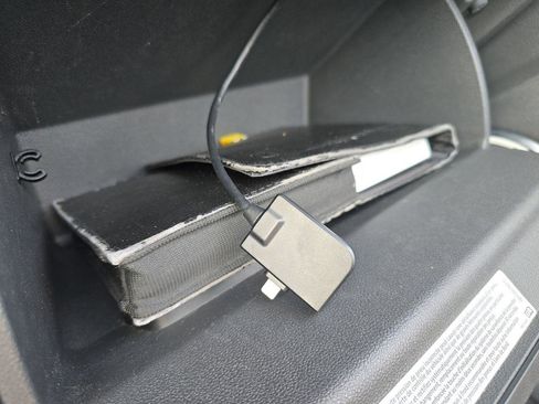 Used 2014 Volkswagen Beetle R-Line image 25