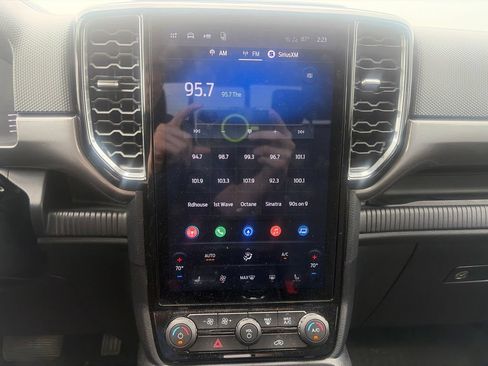 Used 2024 Ford Ranger XLT w/ Equipment Group 301A High AWD/4WD image 18