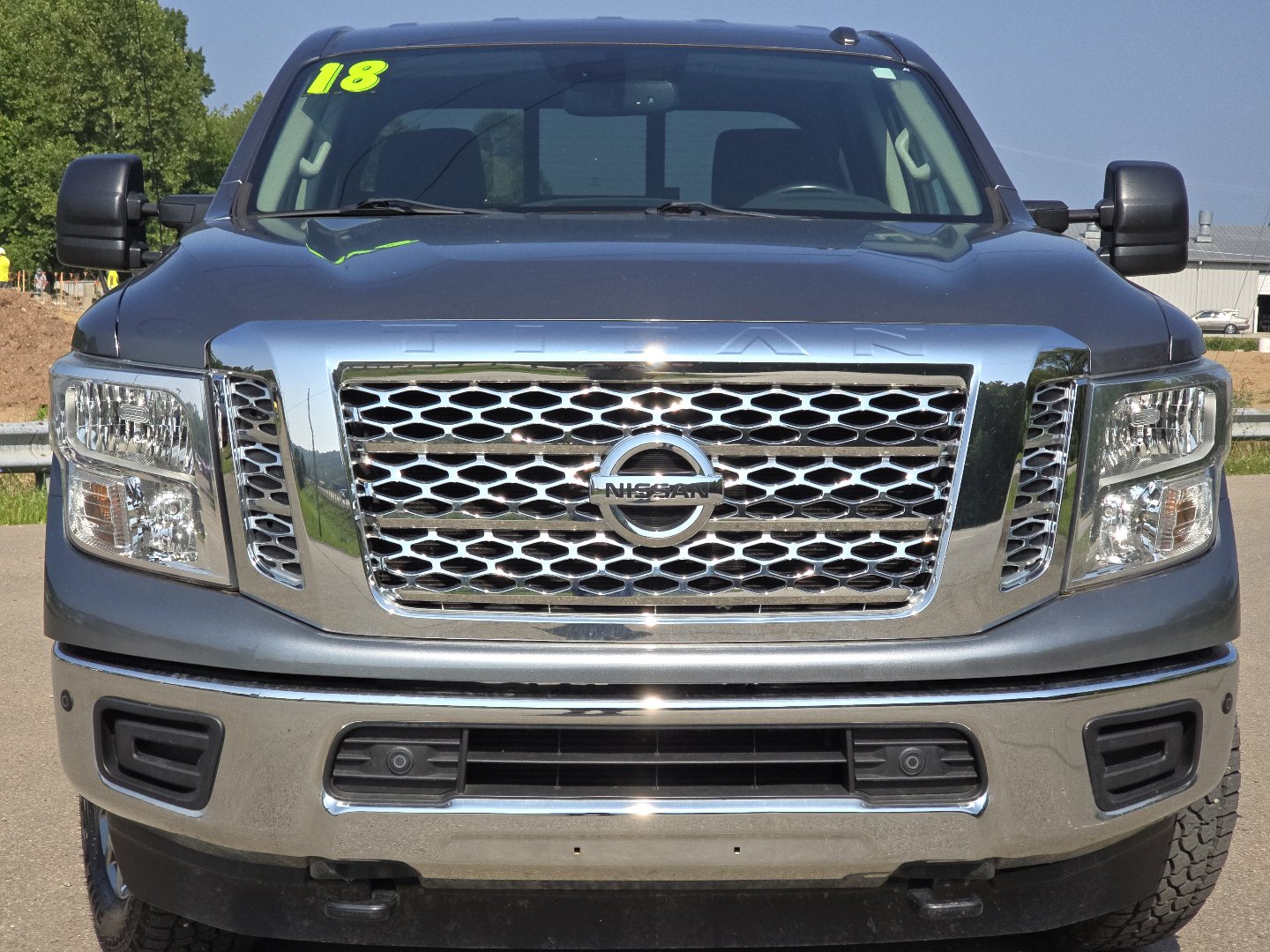 Used 2018 Nissan Titan SV w/ SV Convenience Package AWD/4WD image 14