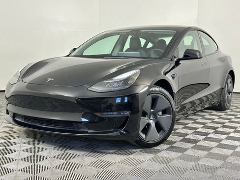 Used 2023 Tesla Model 3 Standard Range RWD image 40