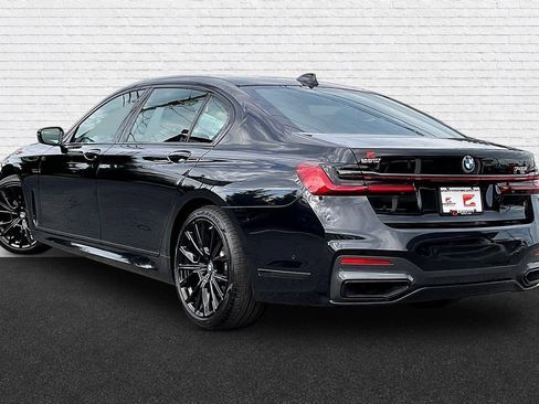 Used 2022 BMW 740i w/ M Sport Package RWD image 4