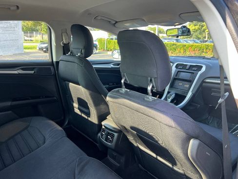 Used 2014 Ford Fusion SE FWD image 26