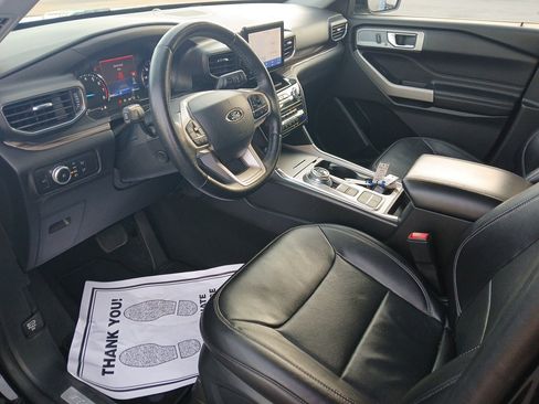 Used 2022 Ford Explorer Limited w/ Equipment Group 301A image 11