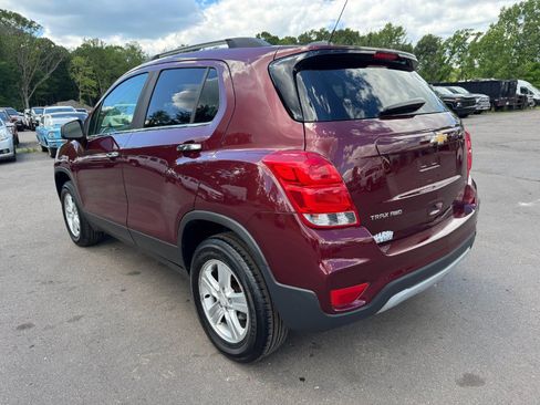 Used 2017 Chevrolet Trax LT w/ LT Convenience Package AWD/4WD image 3