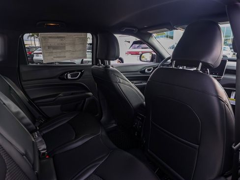 New 2026 Jeep Compass Latitude image 17