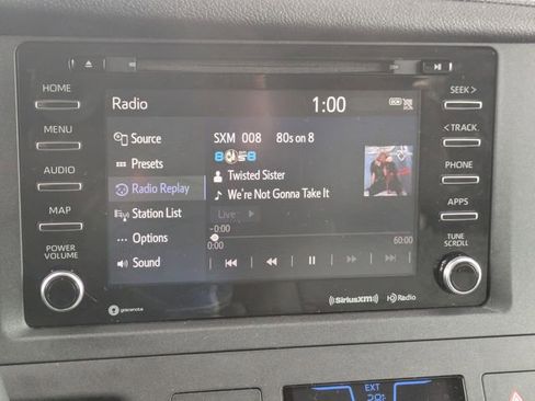 Used 2018 Toyota Sienna XLE Premium image 23