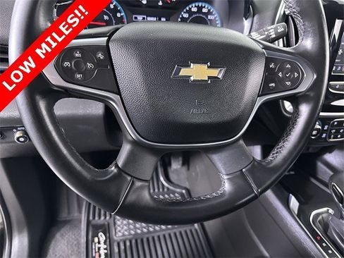 Used 2023 Chevrolet Traverse LT image 11