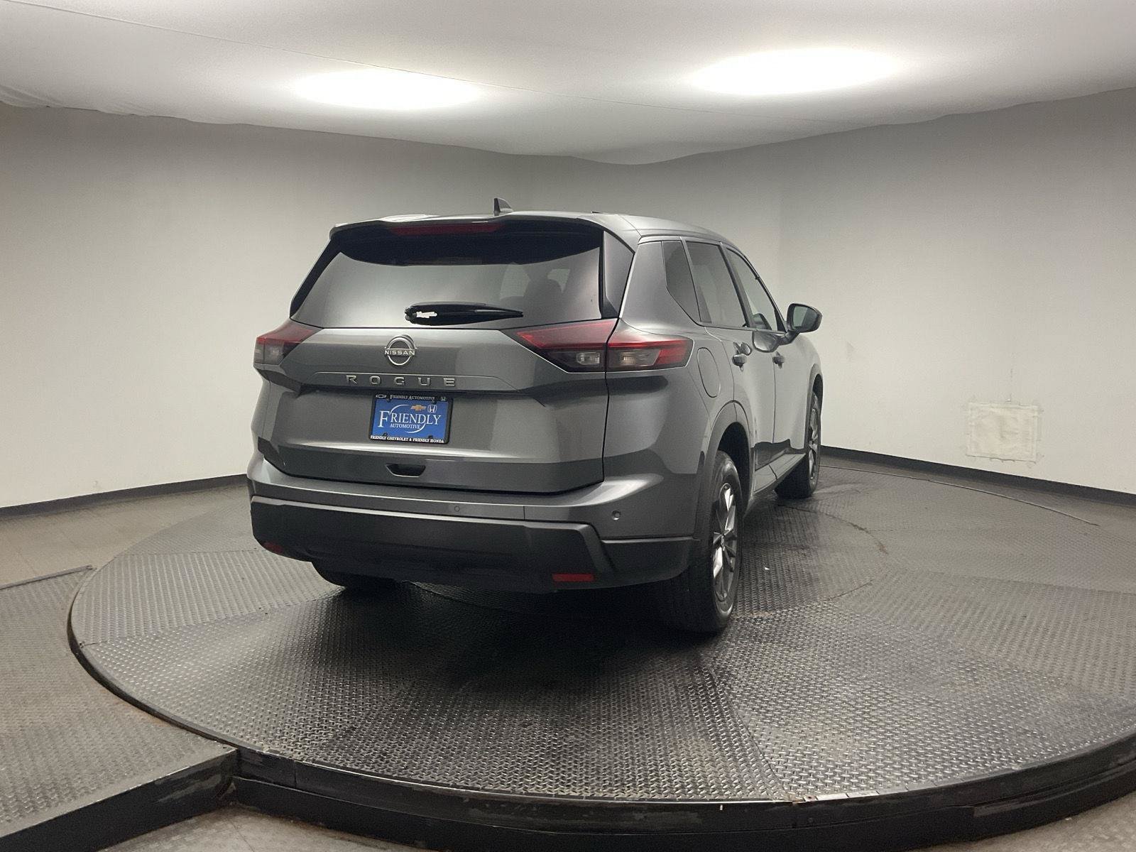 Used 2024 Nissan Rogue S FWD image 7