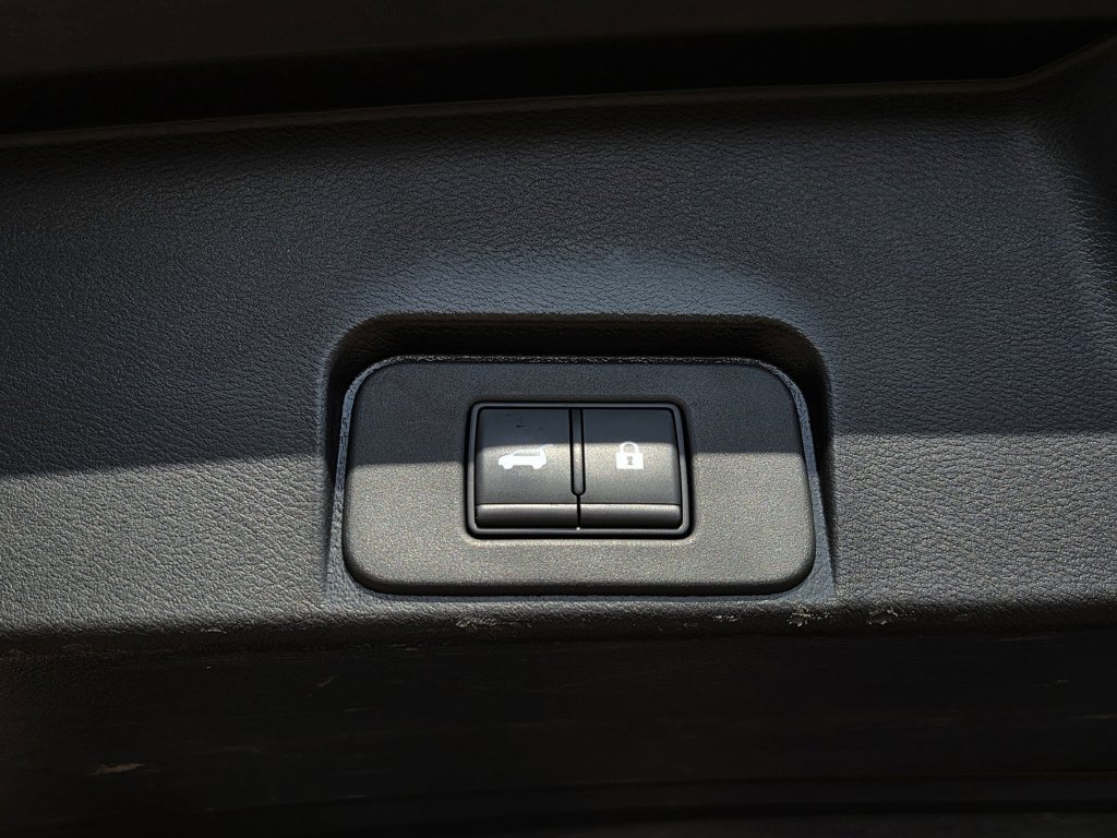 Used 2024 Nissan Rogue SV AWD/4WD image 27