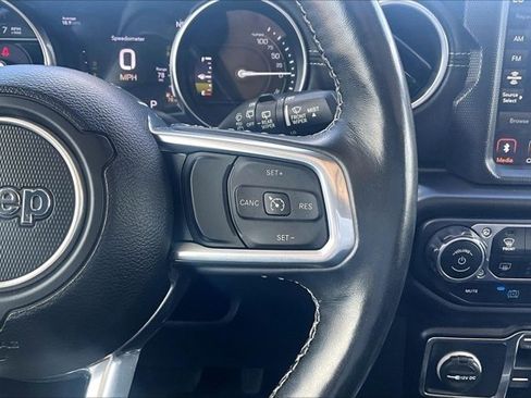 Used 2022 Jeep Wrangler Unlimited Sahara w/ Cold Weather Group AWD/4WD image 12