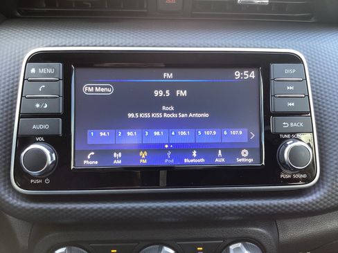 Used 2024 Nissan Kicks S FWD image 5